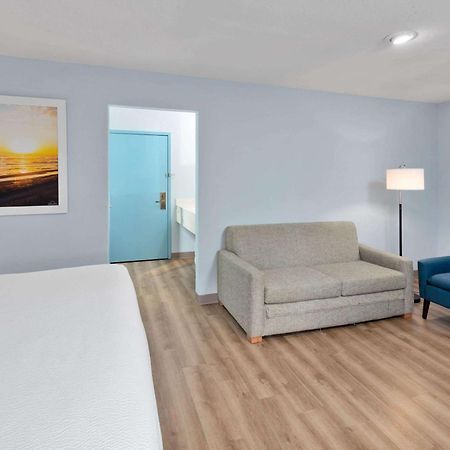 Days Inn & Suites By Wyndham Siler City מראה חיצוני תמונה
