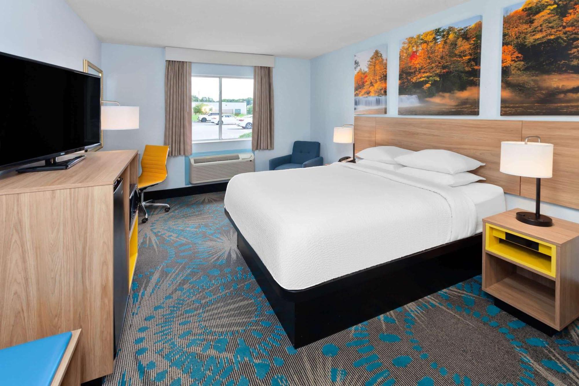 Days Inn & Suites By Wyndham Siler City מראה חיצוני תמונה